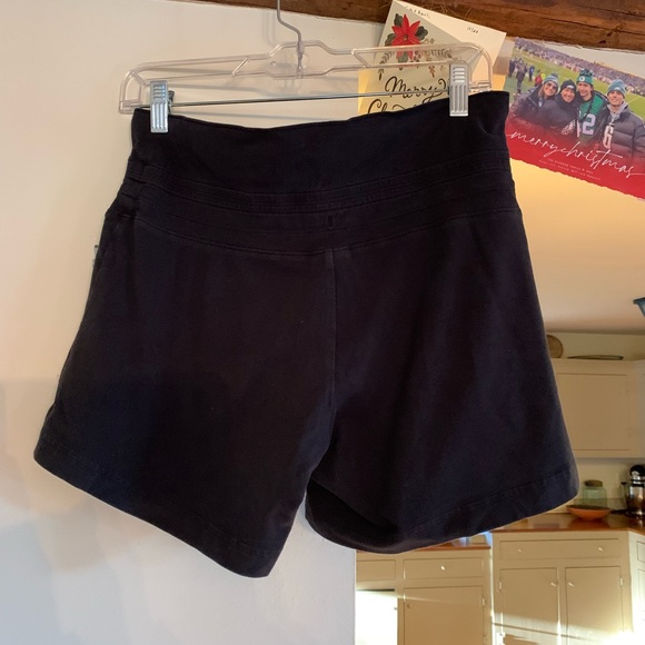 Under Armour athletic shorts, black, size S, 97% cotton, 3% lycra, drawstring - Picture 2 of 3